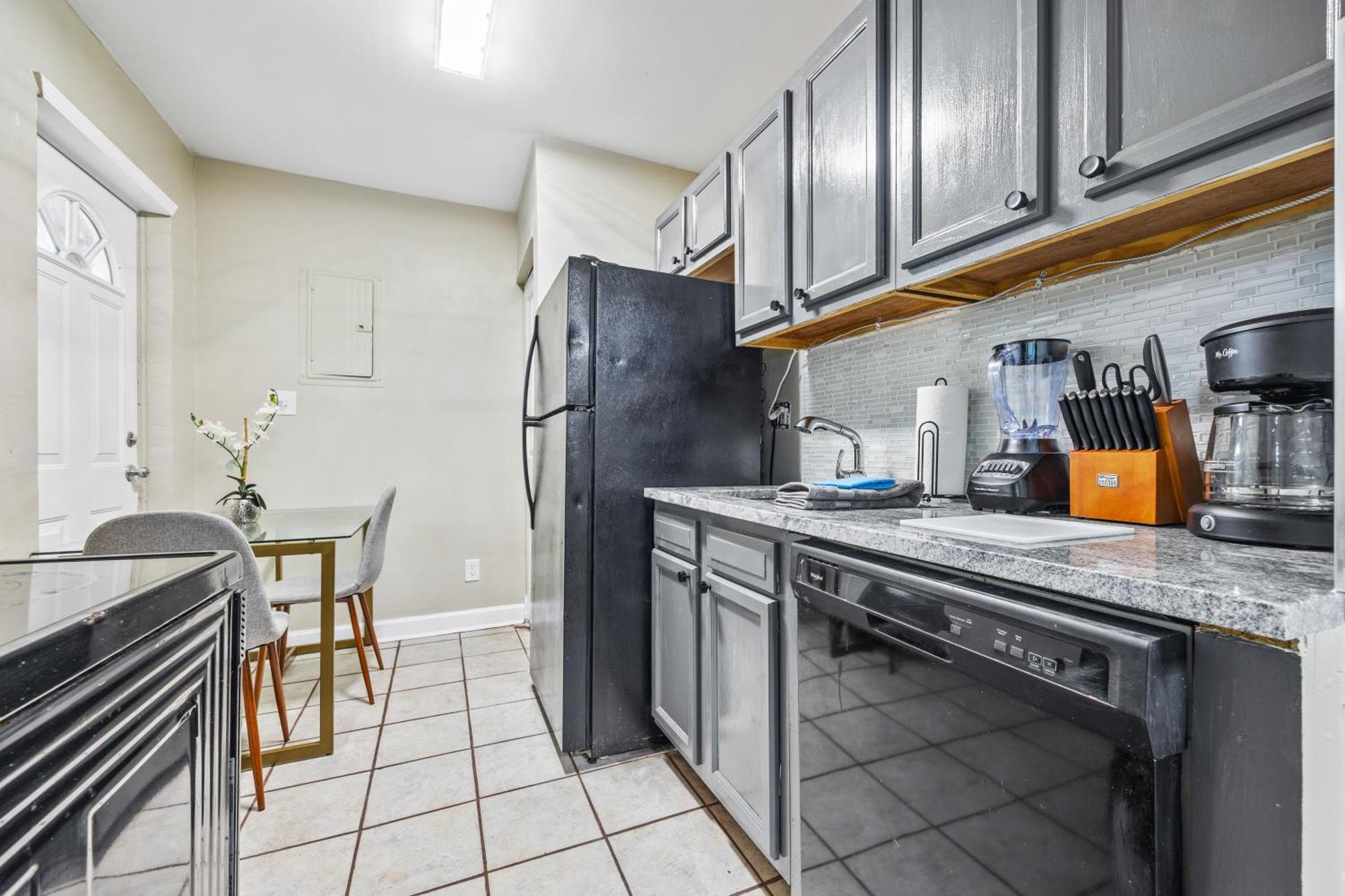 Cozy 2 Bedroom With Serene Ambiance Holiday home Atlanta