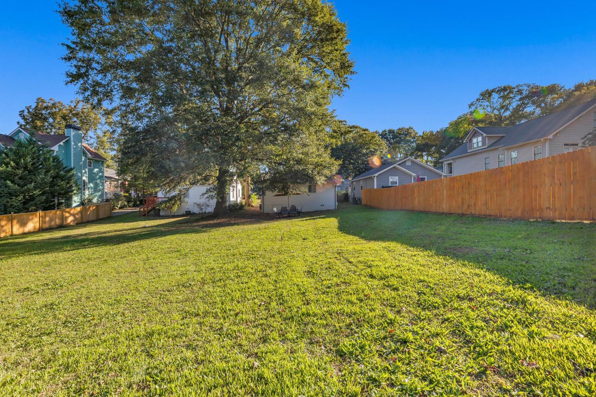 Beautiful House Mins Away From The Airport Holiday home *
