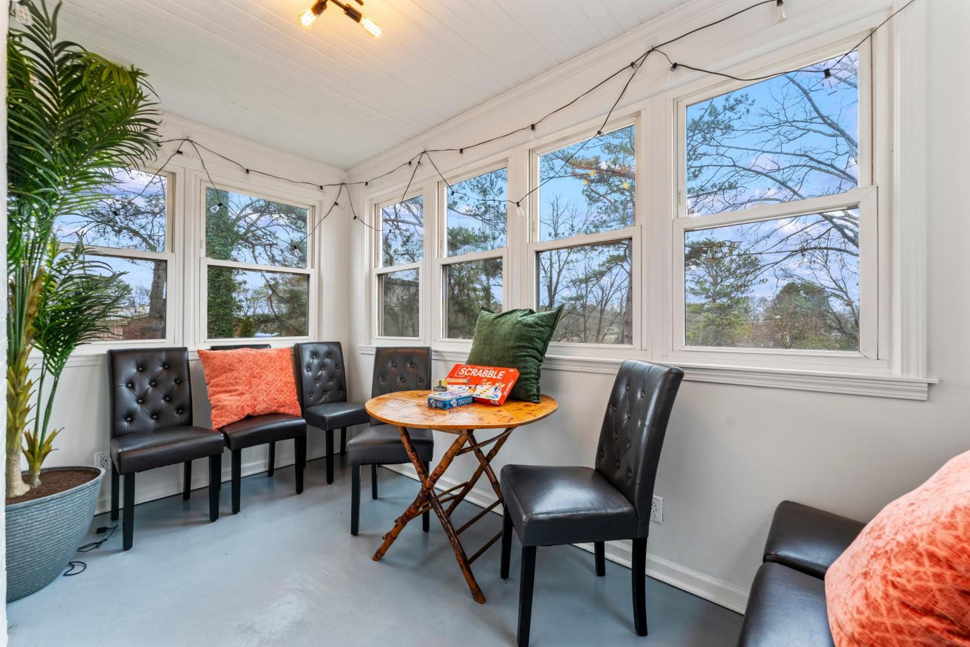 Second - 3 Bed 2 Bath 8 Minutes From Airport Holiday home Atlanta