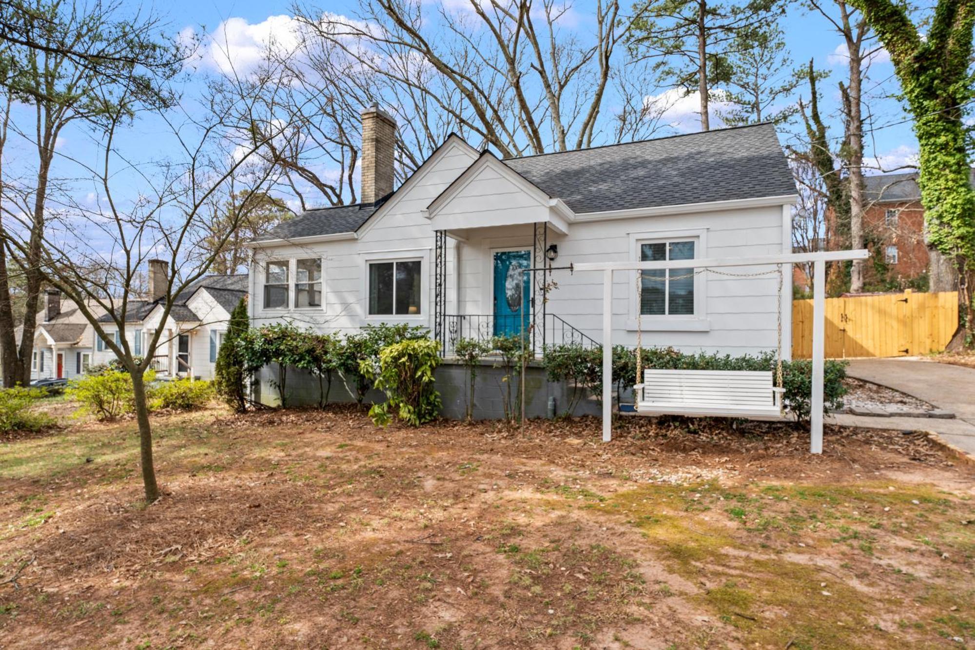 Second - 3 Bed 2 Bath 8 Minutes From Airport Holiday home *
