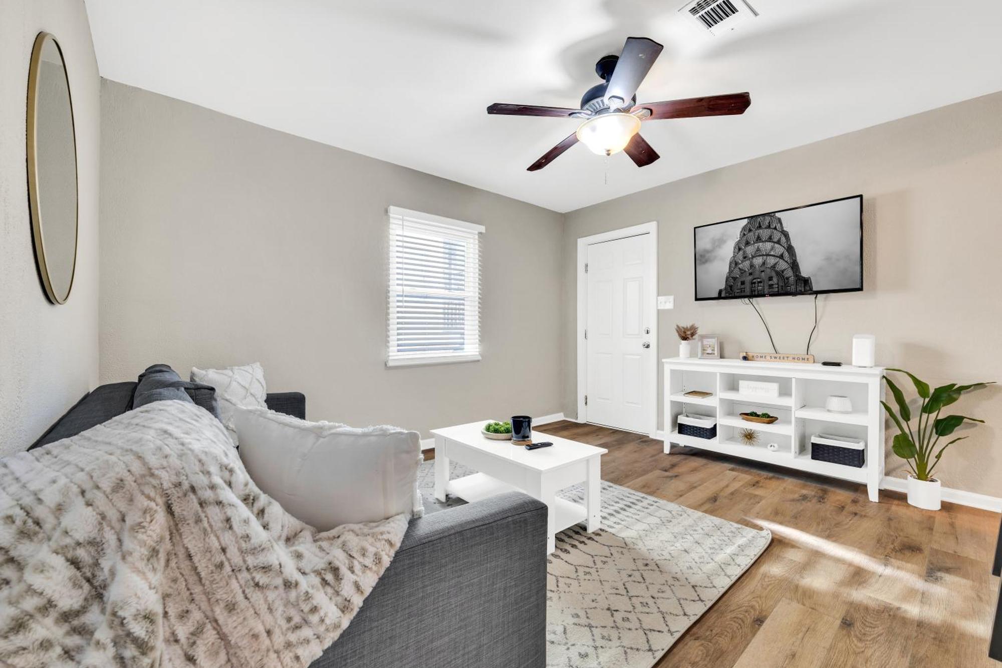 Unique 2br Less Than A Mile From The Zoo! Holiday home