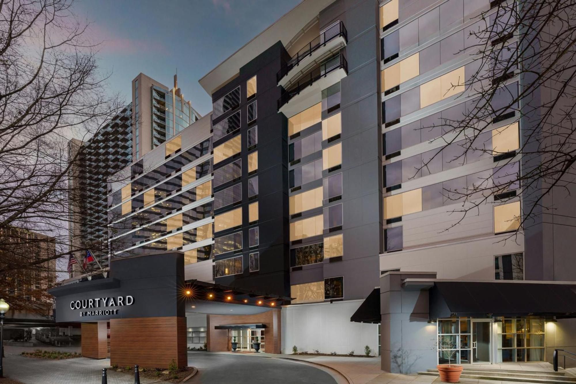 Courtyard By Marriott Buckhead 3*