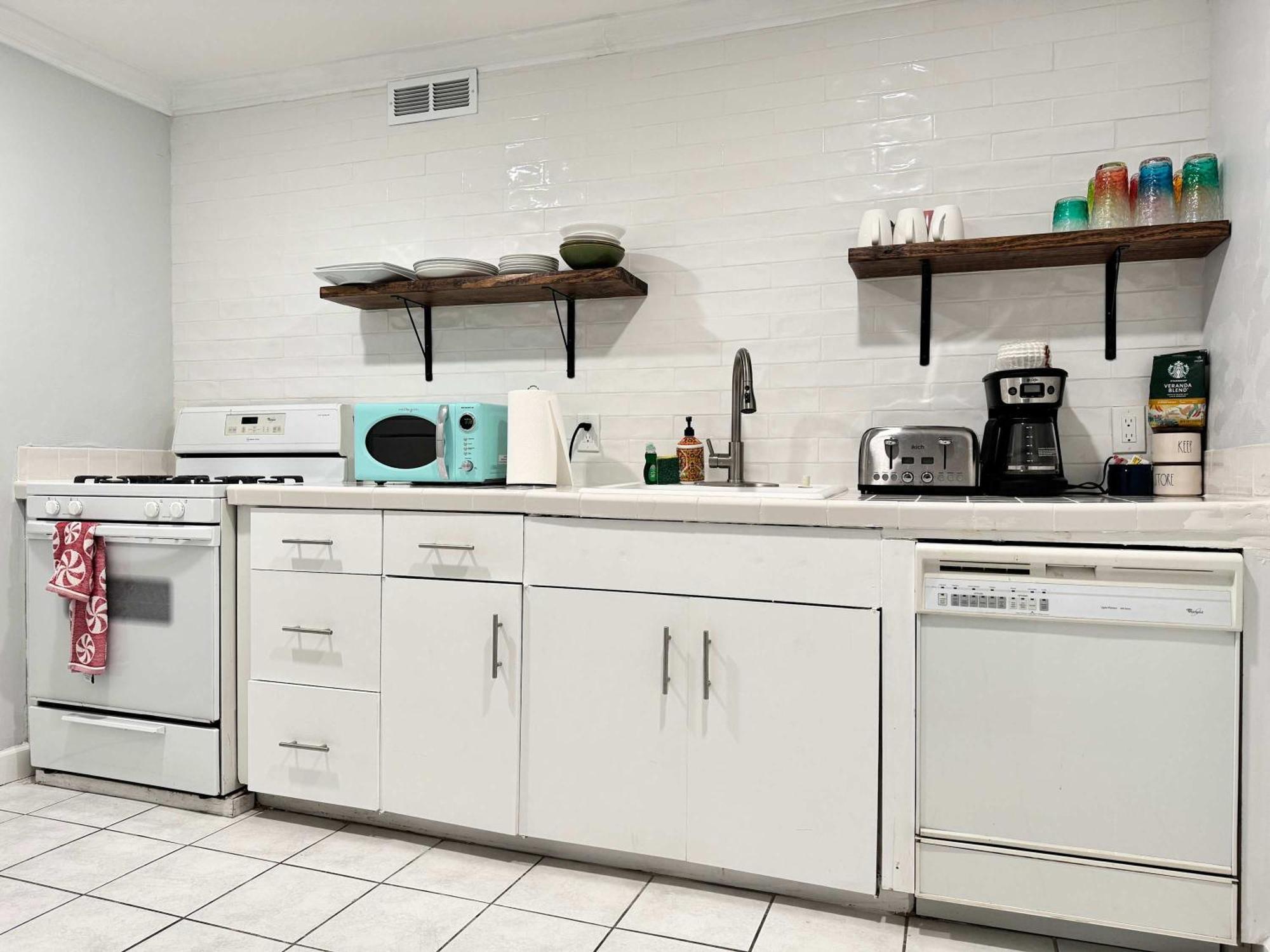 Holiday home Downtown! Life! Onsite Parking Lm1701