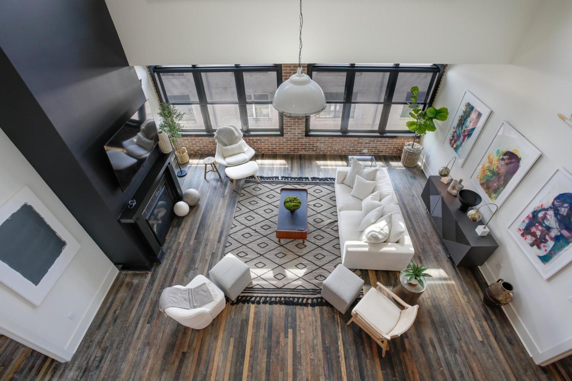 Apartment Entire Floor Penthouse Loft, Sleeps 20 Atlanta