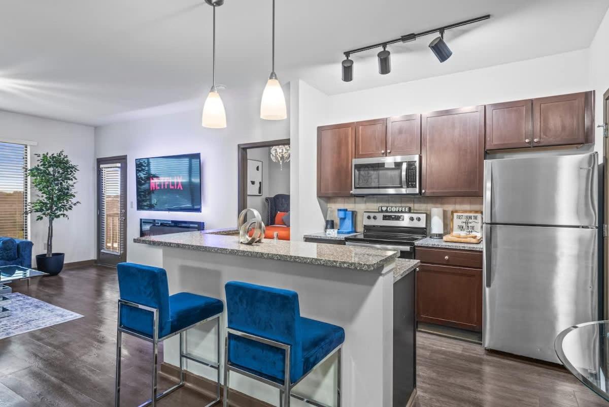 West Midtown Views - King Bed - Indoor Fireplaces Atlanta