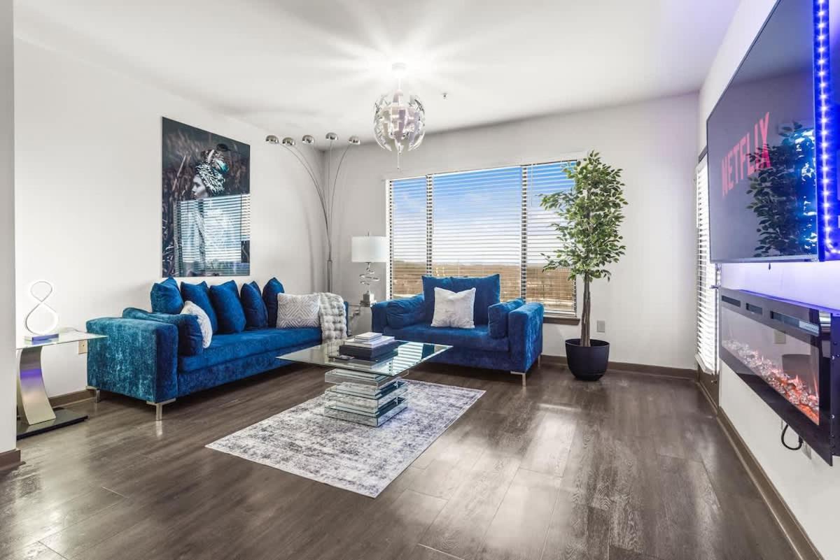 West Midtown Views - King Bed - Indoor Fireplaces Apartment Atlanta