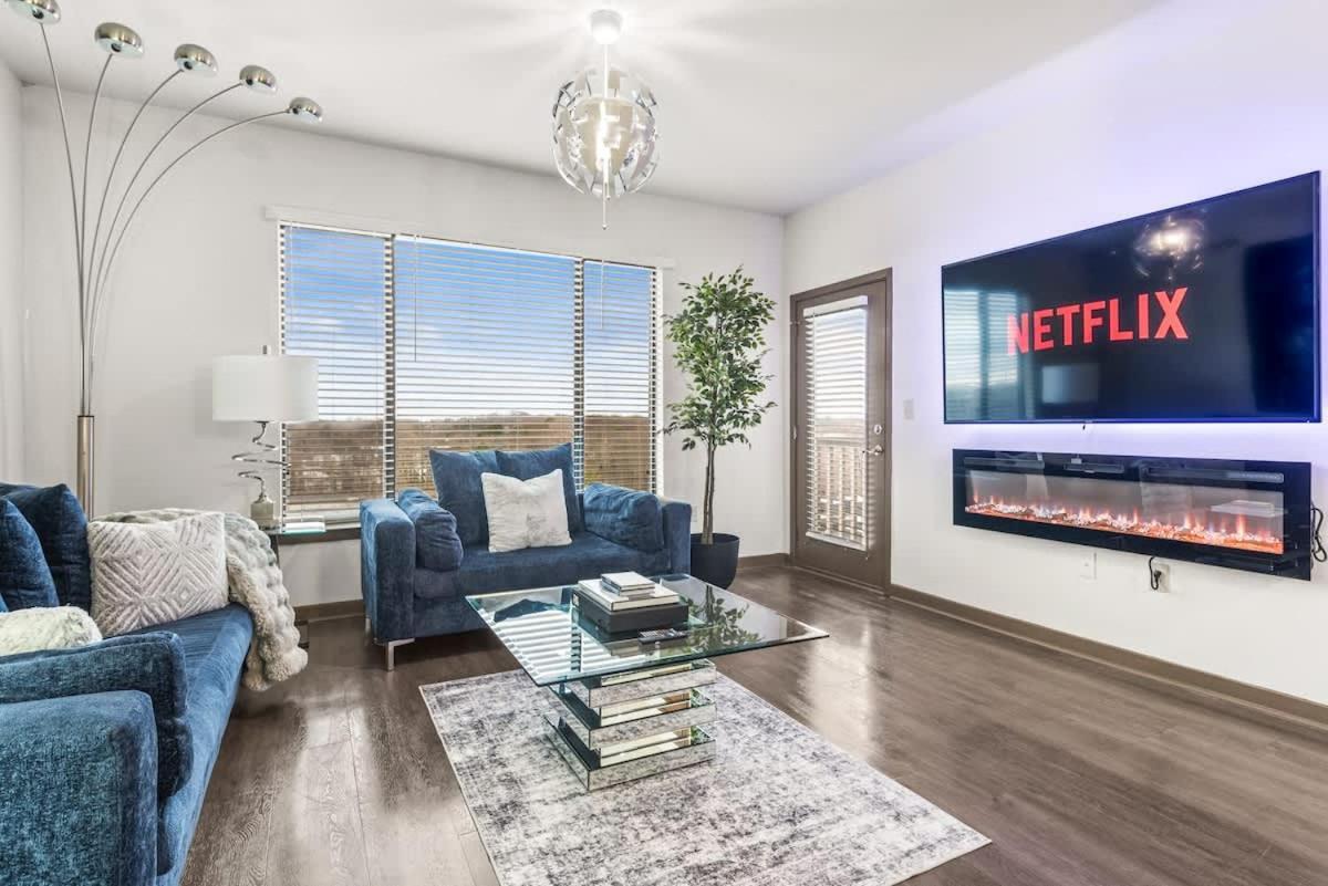 West Midtown Views - King Bed - Indoor Fireplaces Atlanta