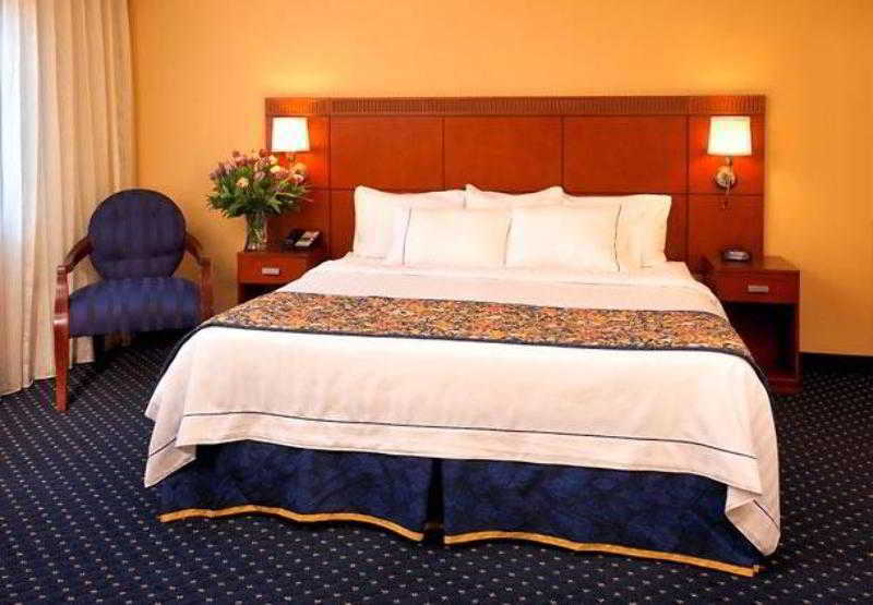 Courtyard By Marriott Atlanta Airport South/sullivan Road