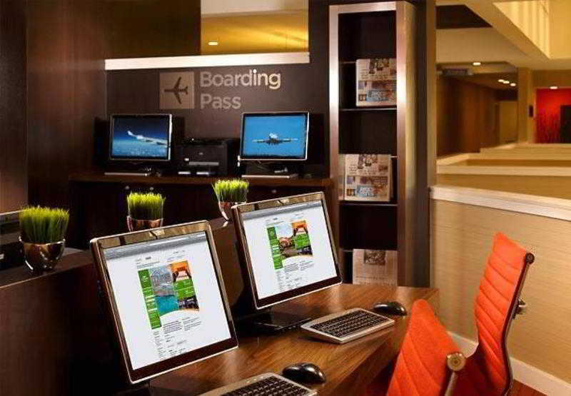 Hotel Courtyard By Marriott Atlanta Airport South/sullivan Road College Park