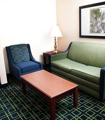 Fairfield & Atlanta Airport North Hotel 3*