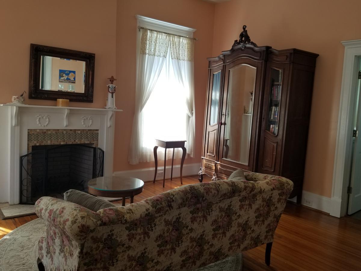 The Peach House Bed & Breakfast
