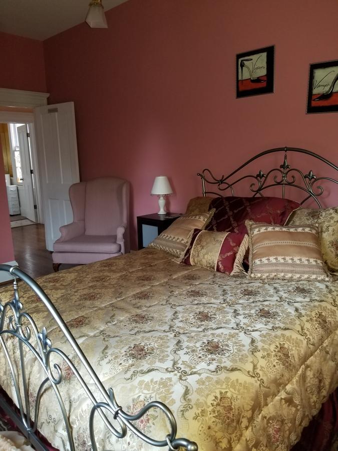 The Peach House Bed & Breakfast