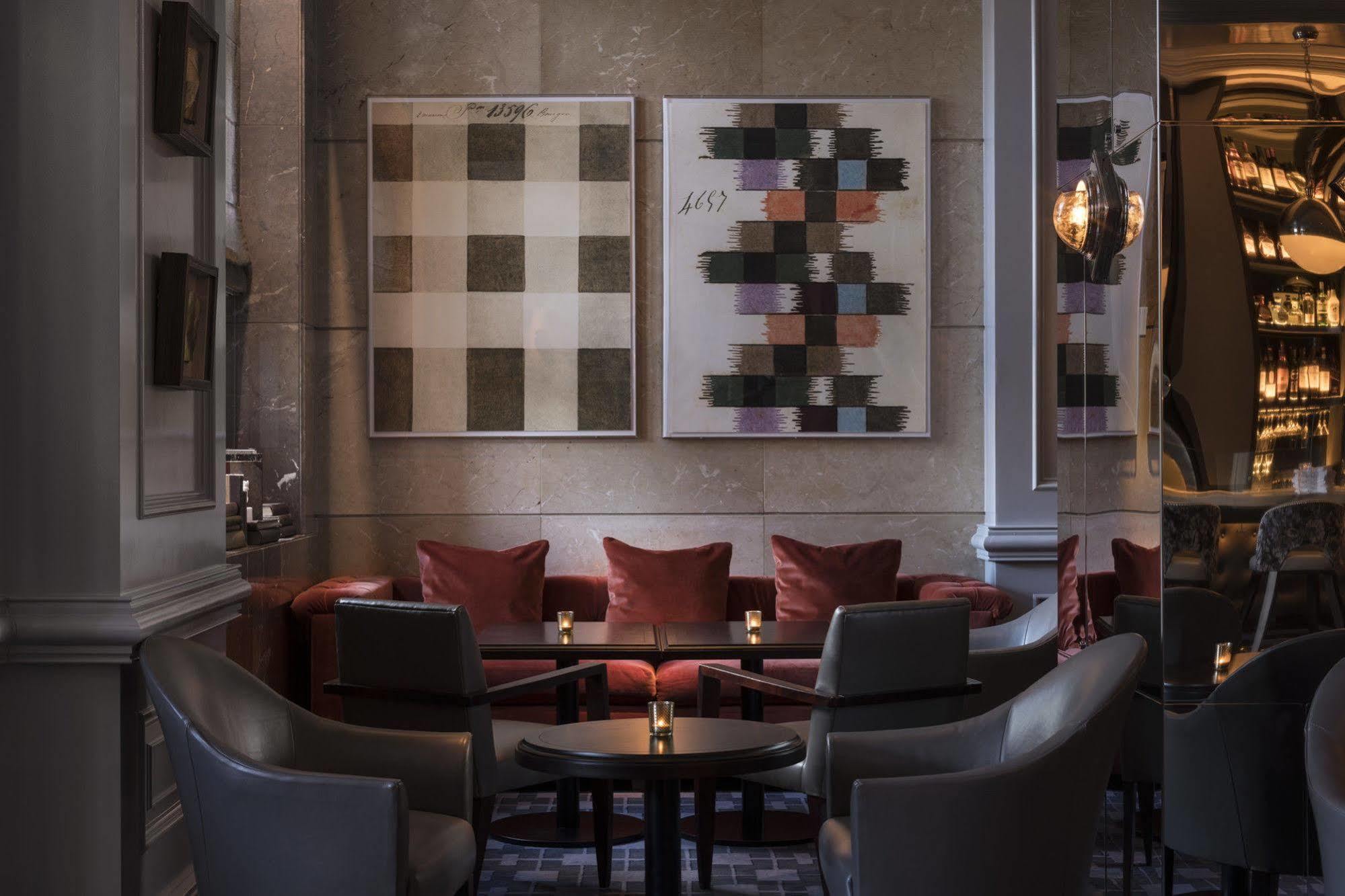 Four Seasons Hotel 4*