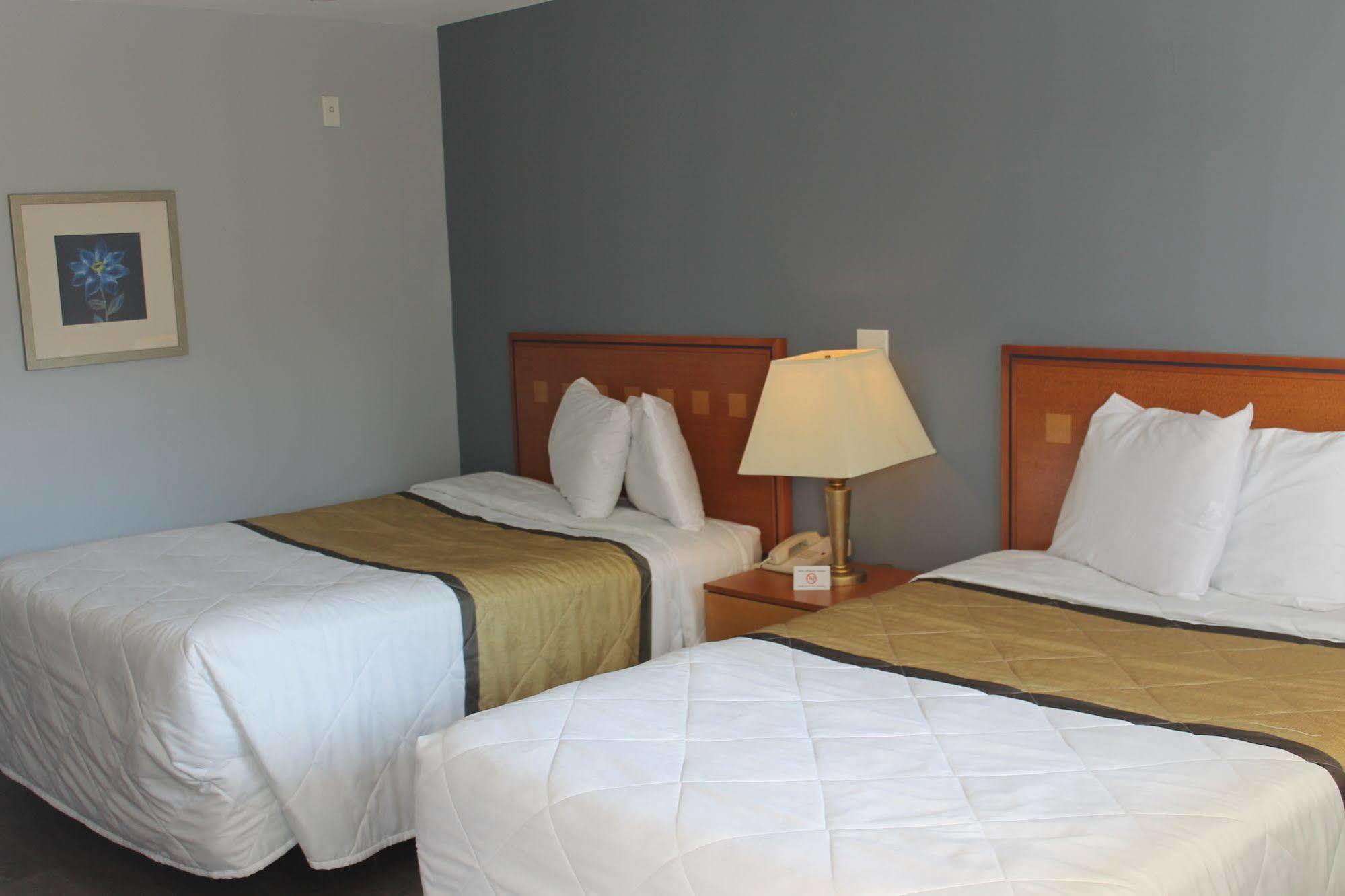 Budgetel And Midtown 2*