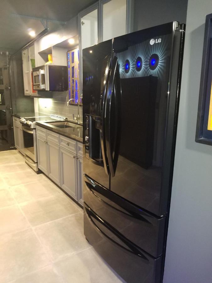 The 3060 Apartment *