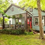 Lush Lodge