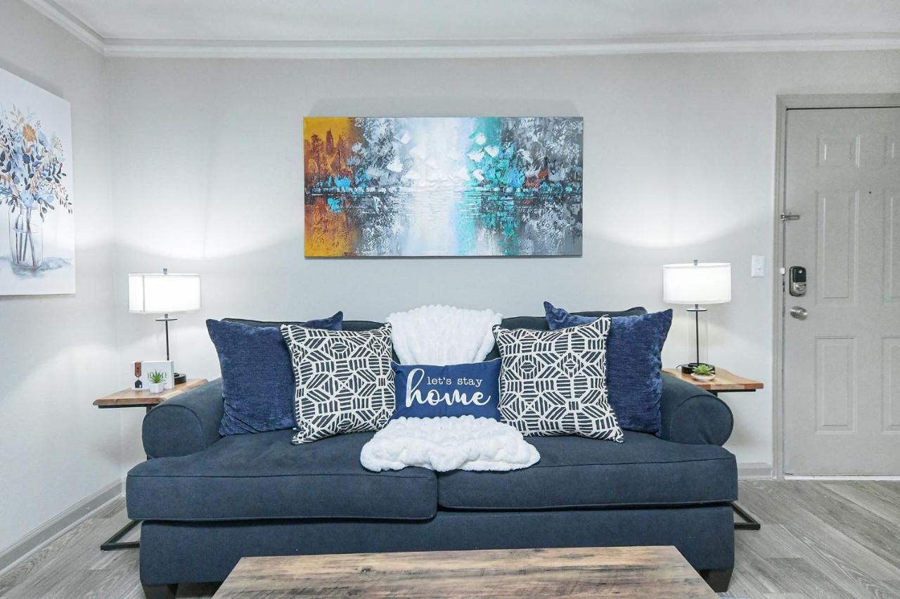 2bd/2ba - Walk To *the Battery Atl* W/free Parking
