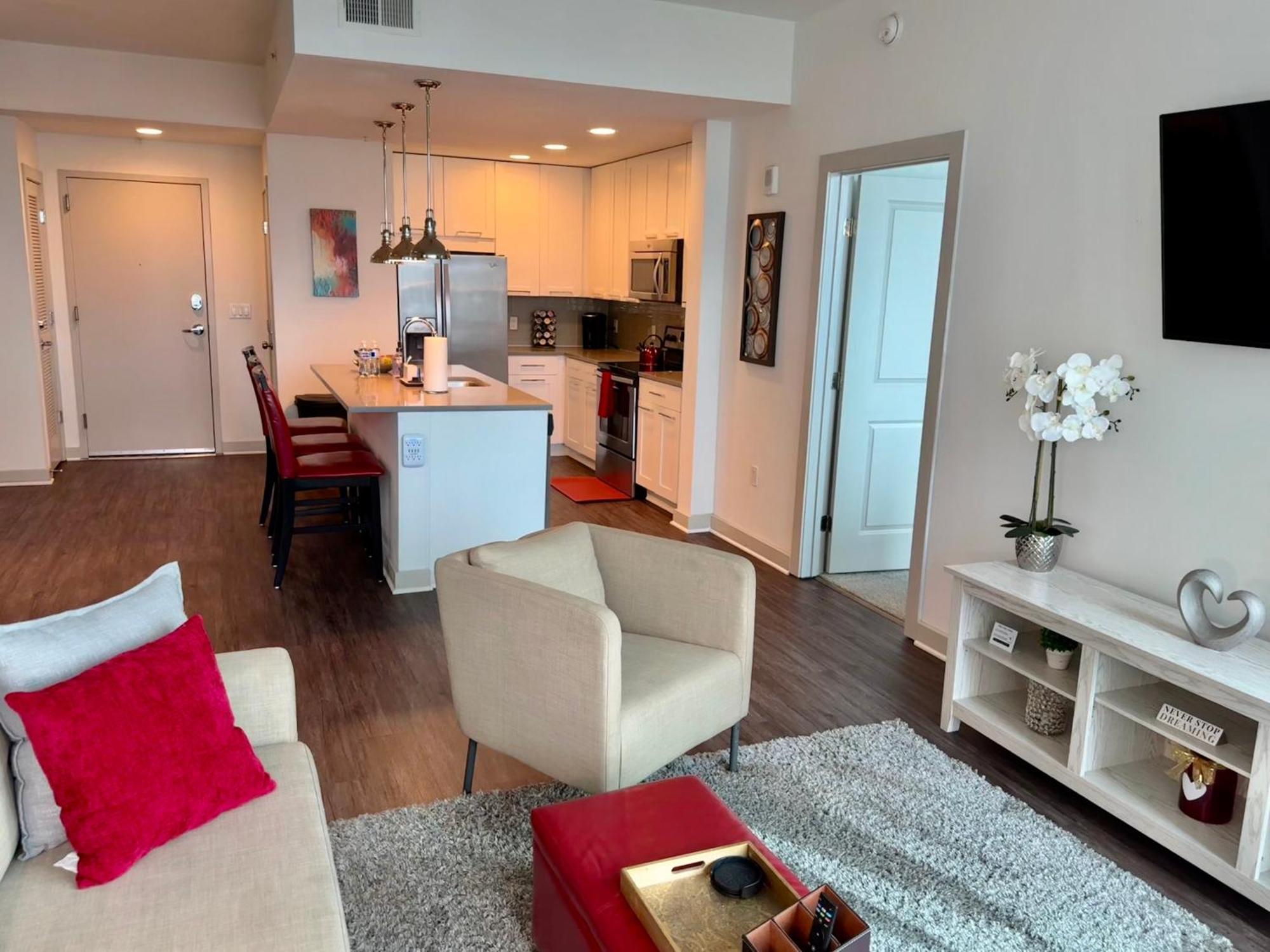 Ruby Getaway-highrise, Balcony, Year-round Pool, View! Apartment Atlanta