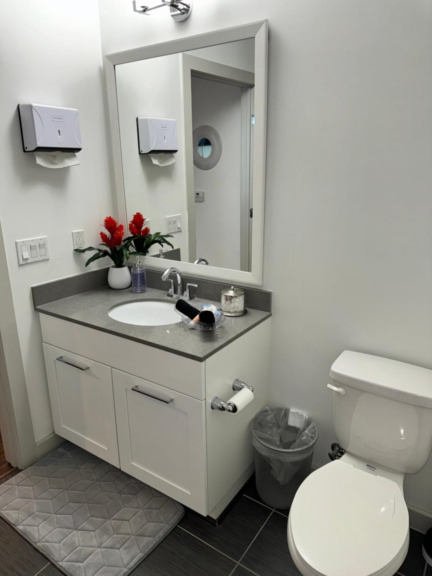 Apartment Ruby Getaway-highrise, Balcony, Year-round Pool, View! *