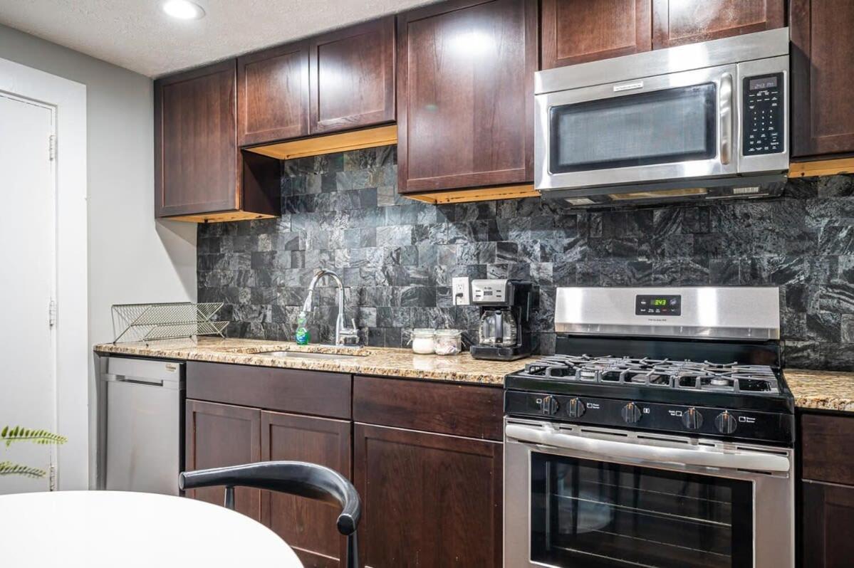 Atl Downtown 2br King Bed Free Parking Lm1702 *