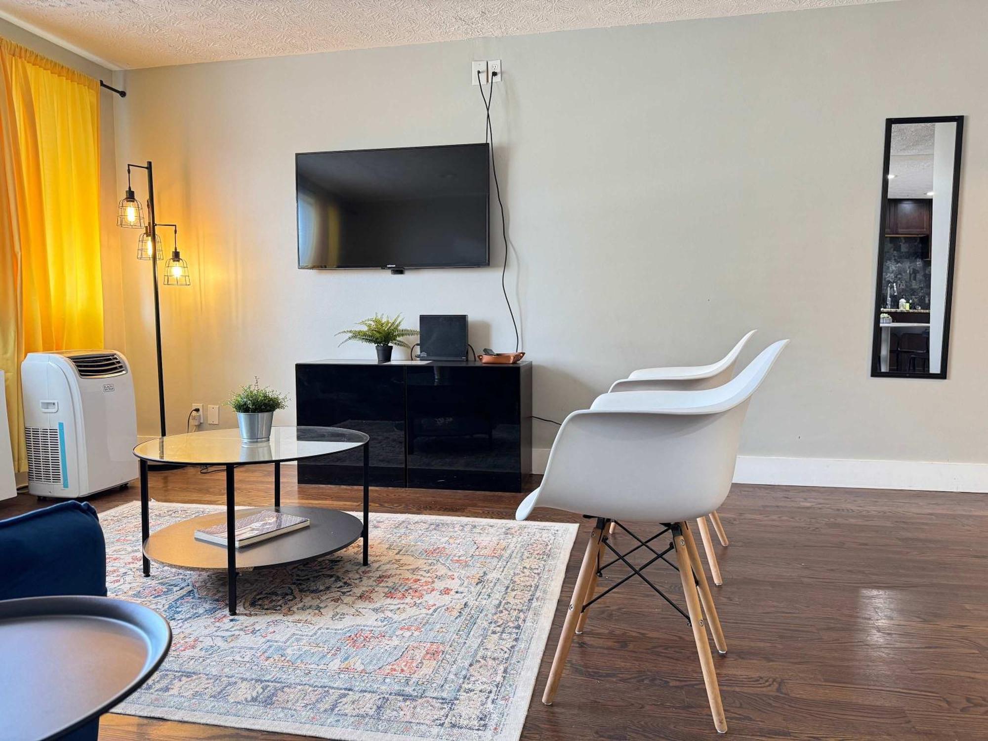 Holiday home Atl Downtown 2br King Bed Free Parking Lm1702 *