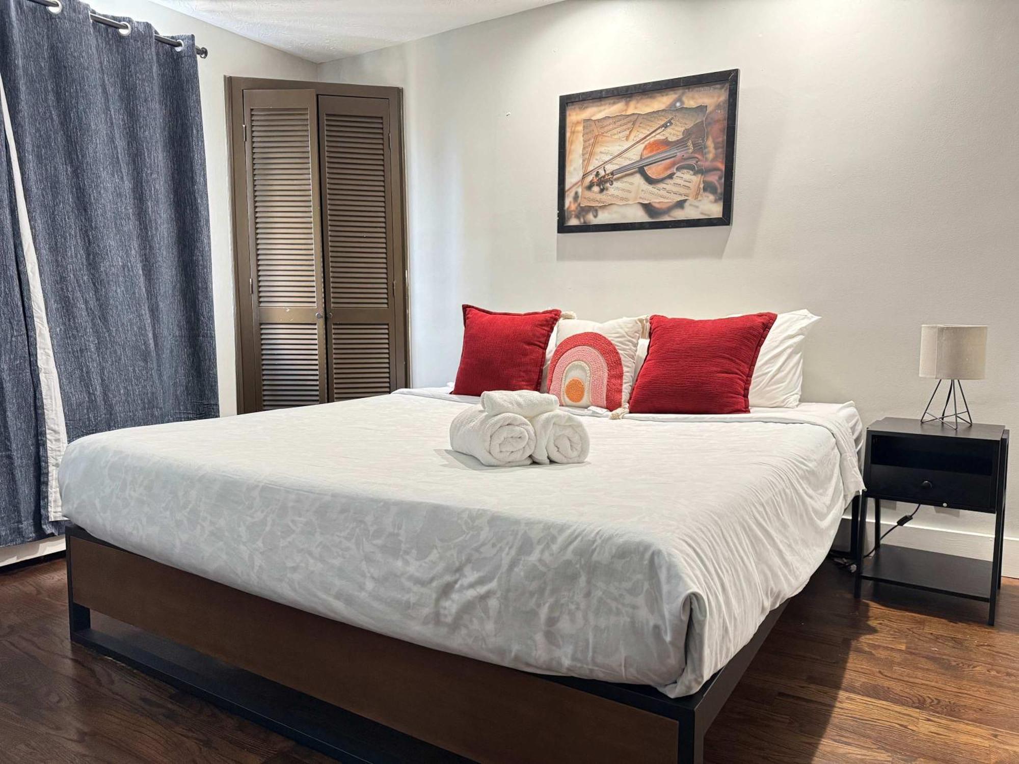 Holiday home Atl Downtown 2br King Bed Free Parking Lm1702 Atlanta