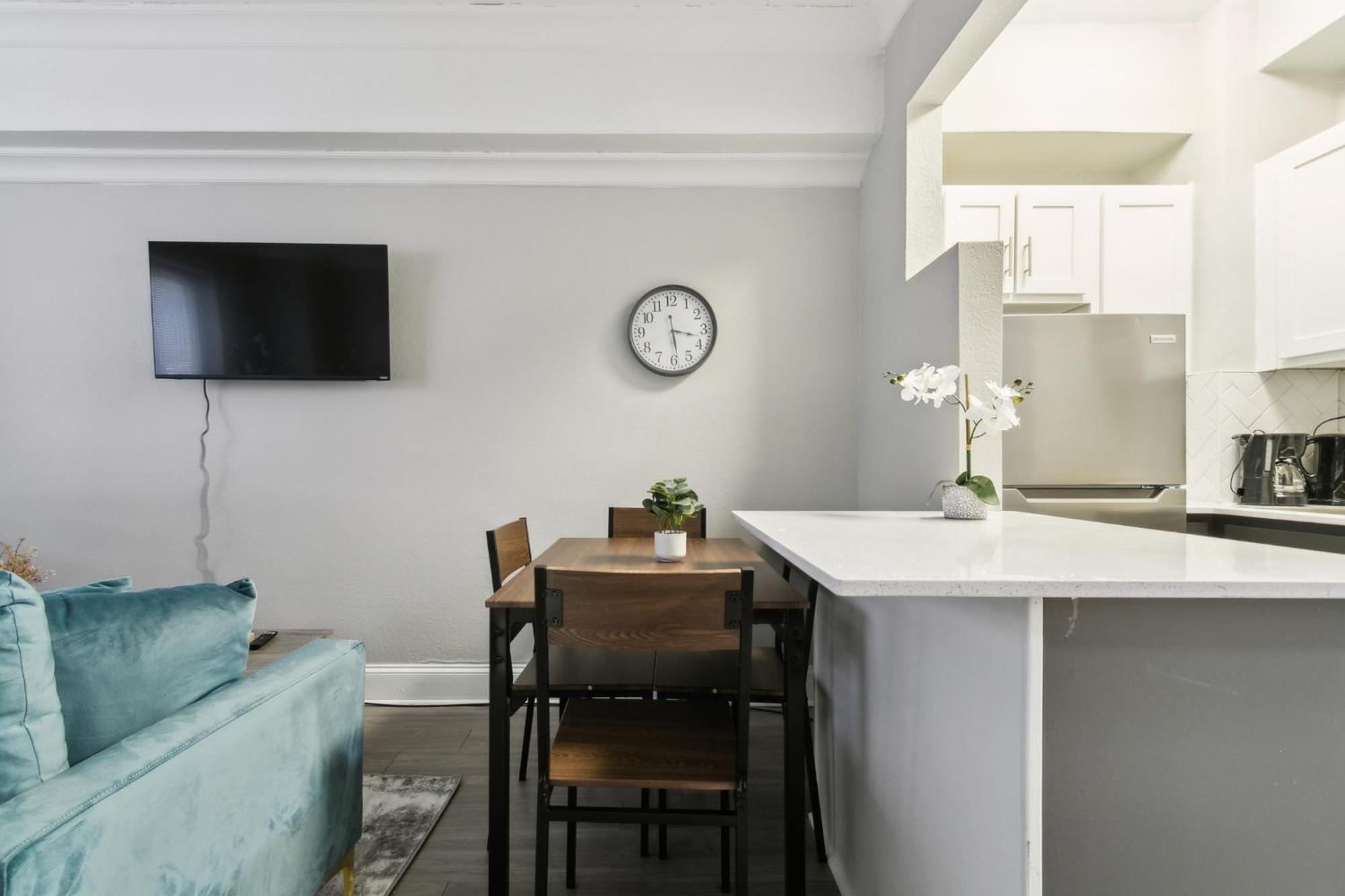 Crest At Peachtree 105 Spacious 1 Bd 1 Bth * Atlanta