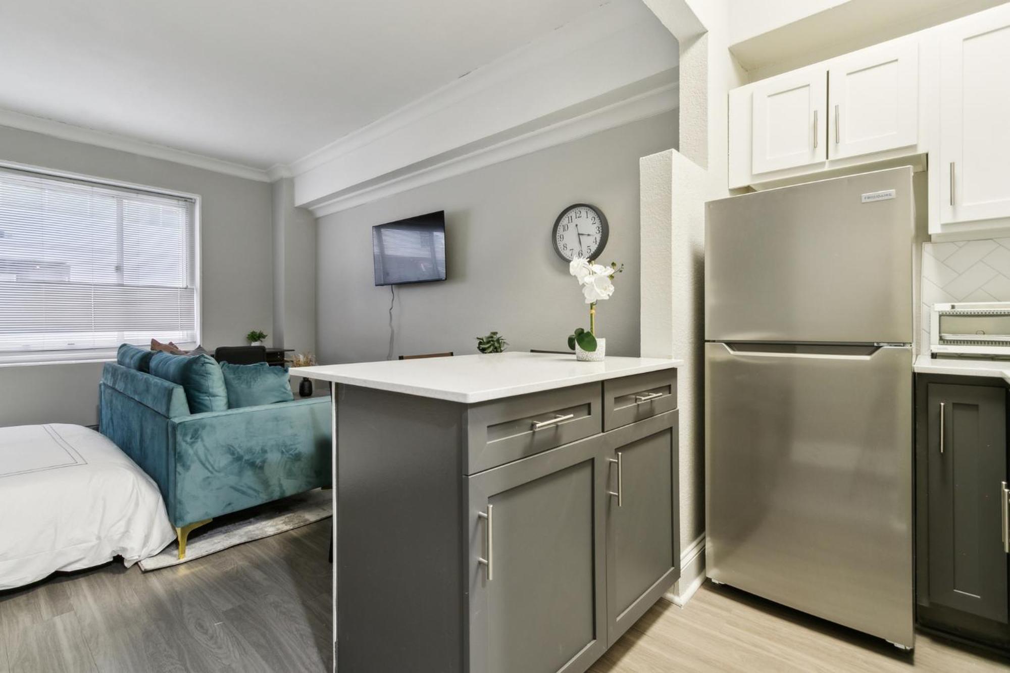 Crest At Peachtree 105 Spacious 1 Bd 1 Bth Apartment