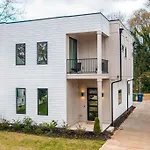 Modern Luxury In The City At Havilah Estates