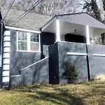 Hilltop Hideaway 2