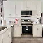 Luxury New 1B1B Private Balcony W Washer Dryer 525Pkwy