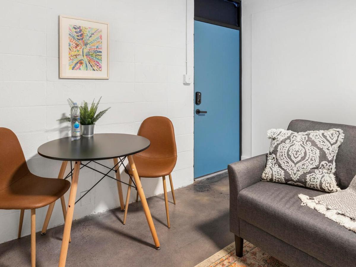 Comfortable Studio With Queen Bed, City Walkable!