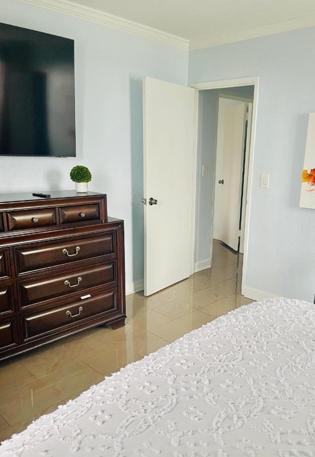 Apartment 20th Flr -downtown - Walk To Stadium- High Rise Hideaway *
