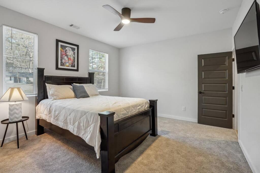Luxury Event Friendly Atl Pool Table Hot Tub * Atlanta