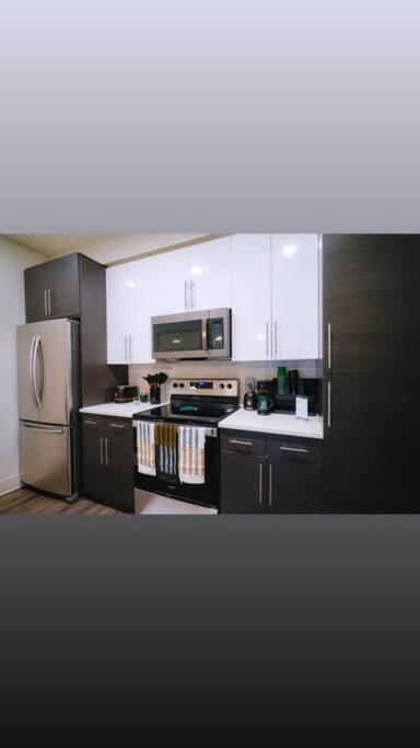 Cozy 1 Bed/1 Bath Apartment *