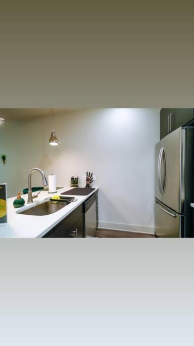 Cozy 1 Bed/1 Bath Apartment *