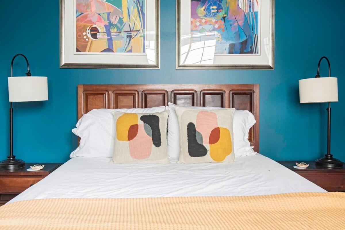 Holy Grail Apartment