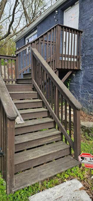 Hilltop Hideaway 2 *