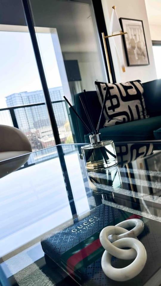 Luxe Penthouse Downtown Apartment