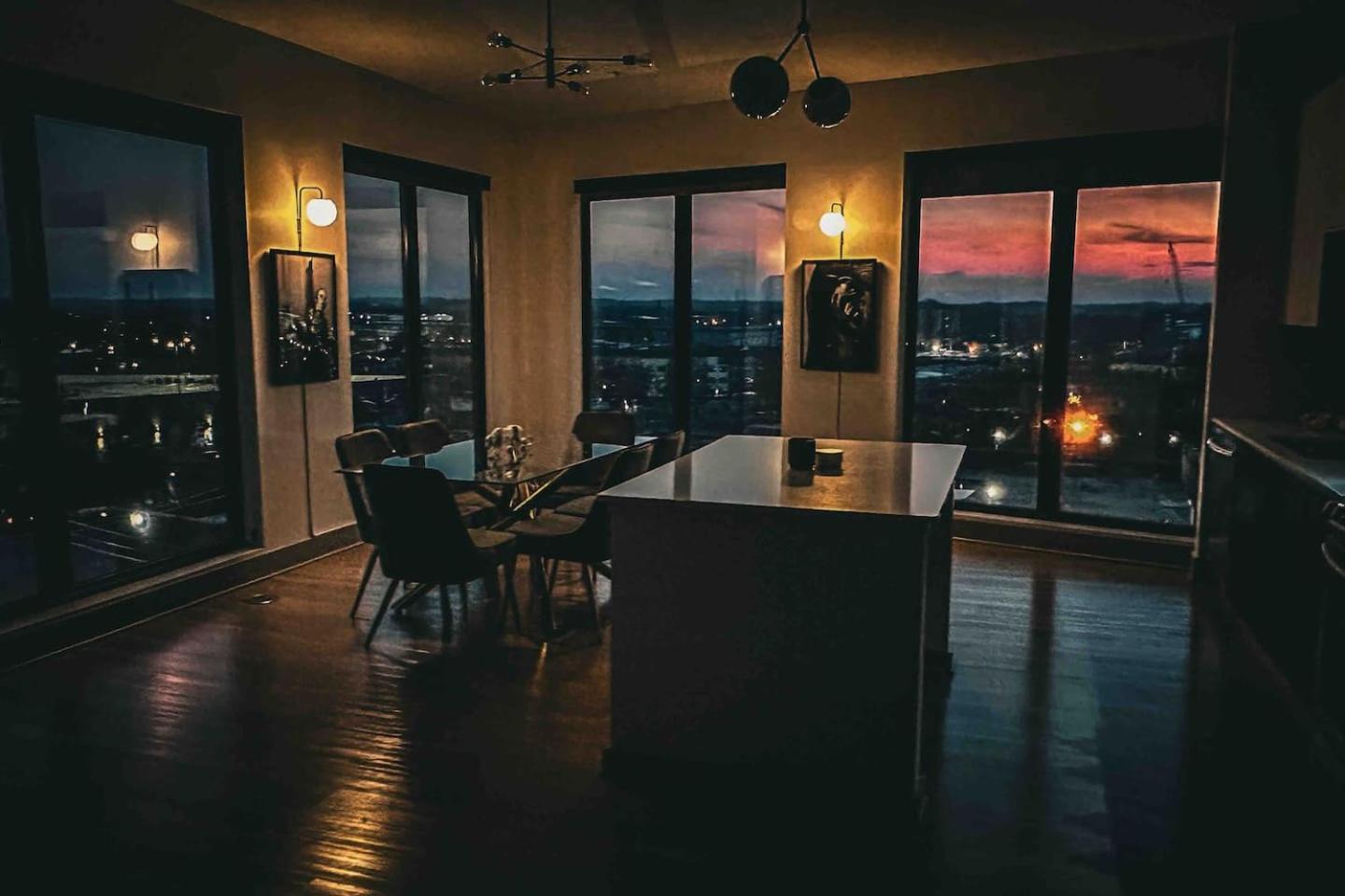 Luxe Penthouse Downtown *