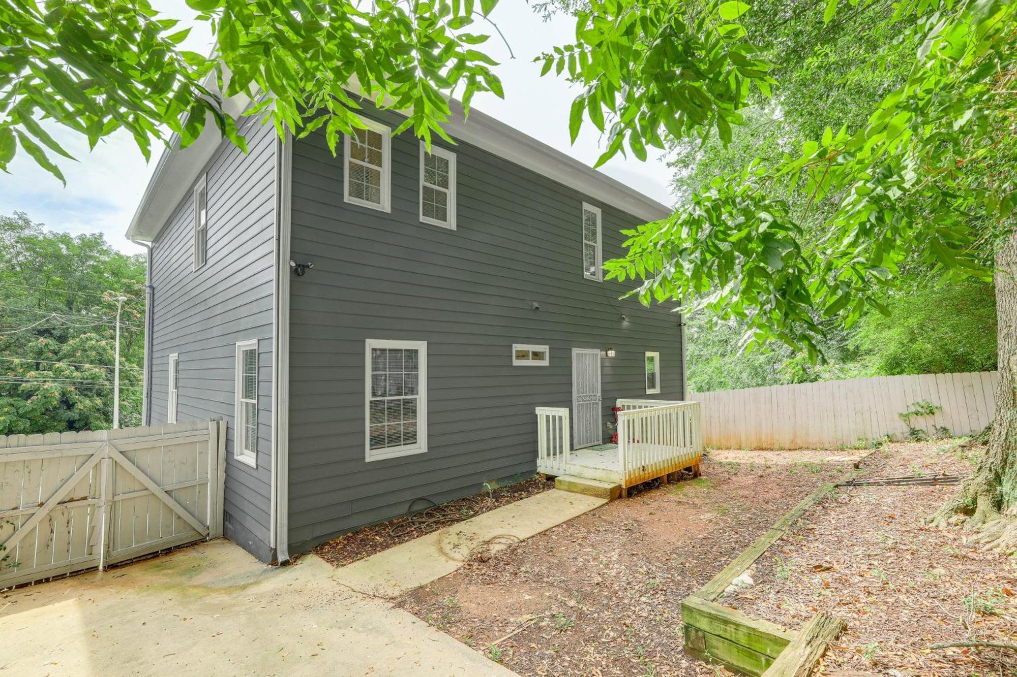 Holiday home About Half Mi To Mercedes-benz Stadium! *