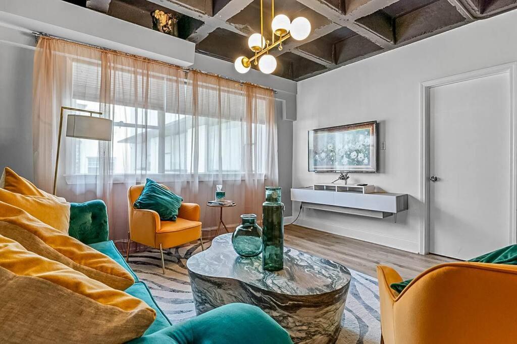 Apartment Art Deco-inspired Getaway In Buckhead