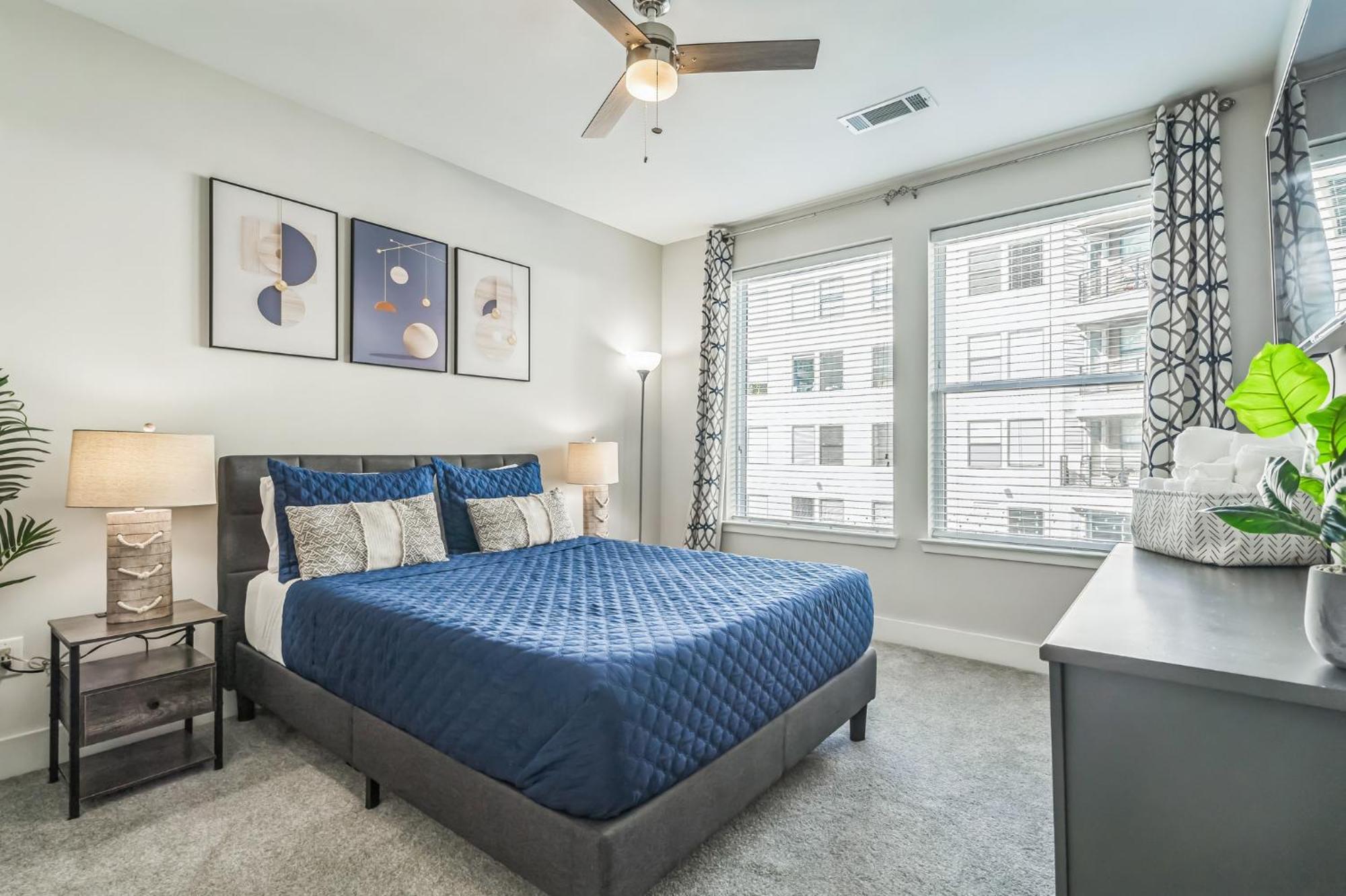 Apartment Walk To Braves, King Bed, Mercedes Benz Stadium *