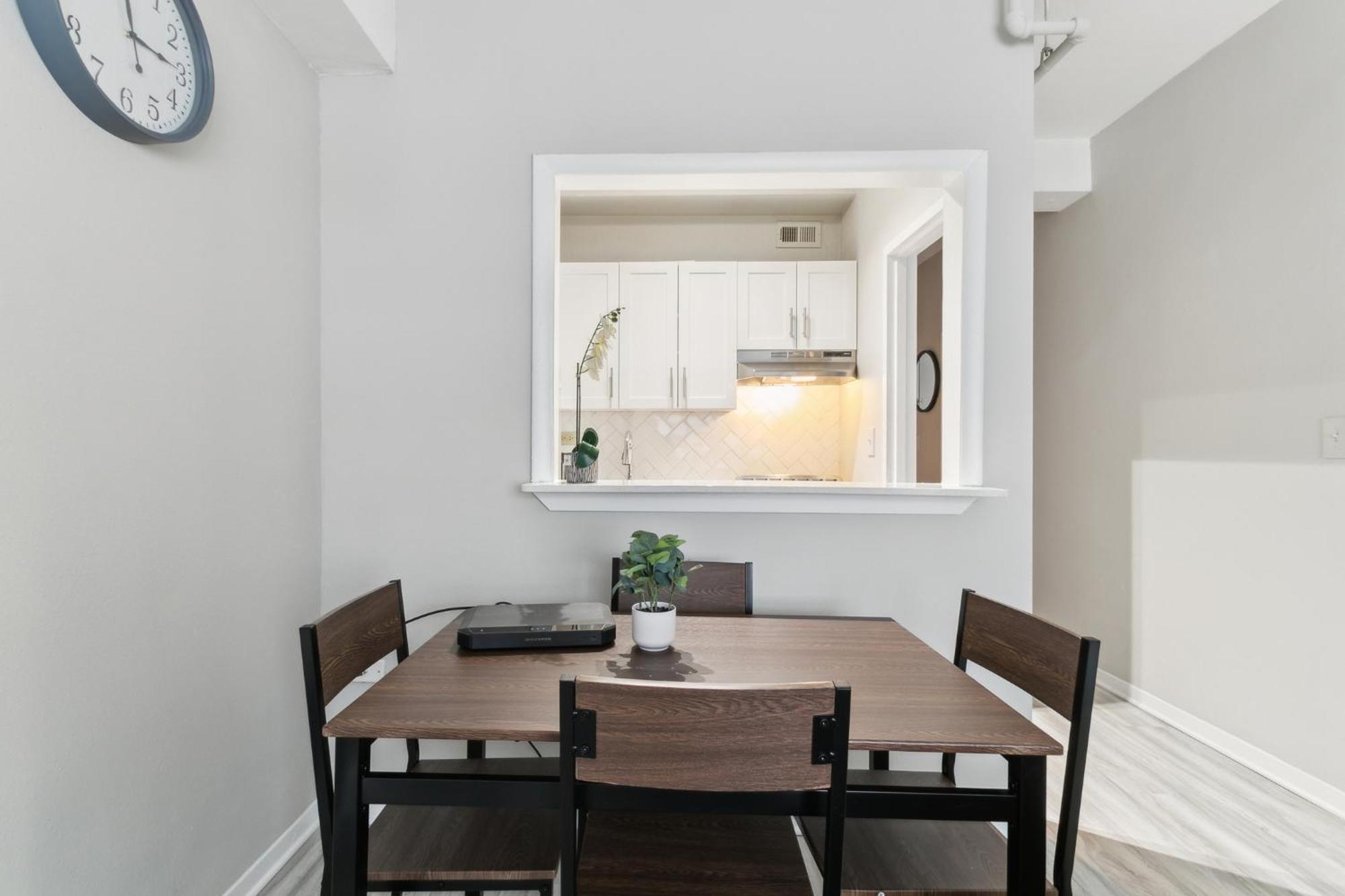 Apartment Crest At Peachtree 305 Spacious 1 Bd 1 Bth *
