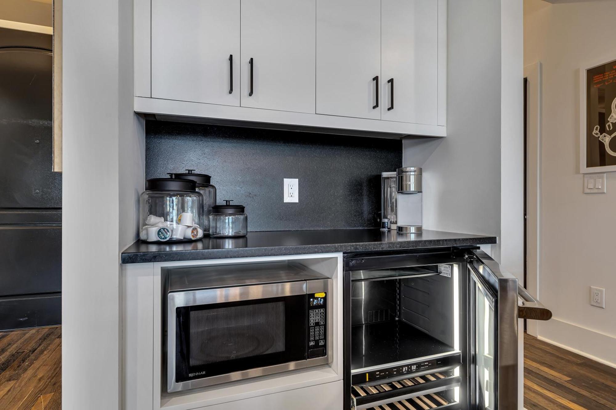 Penthouse Loft W Rooftop, Secure Parking
