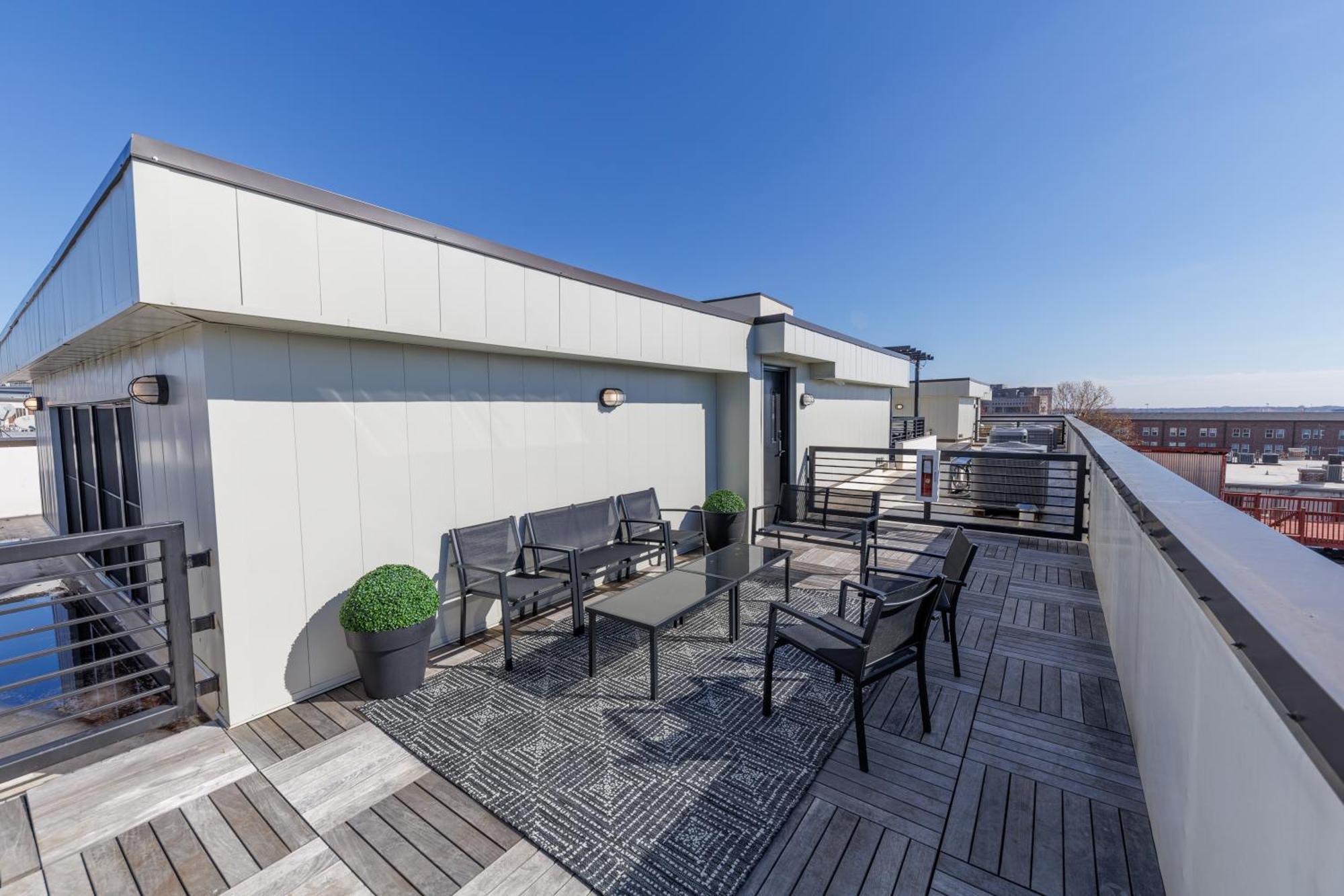Penthouse Loft W Rooftop, Secure Parking Apartment Atlanta