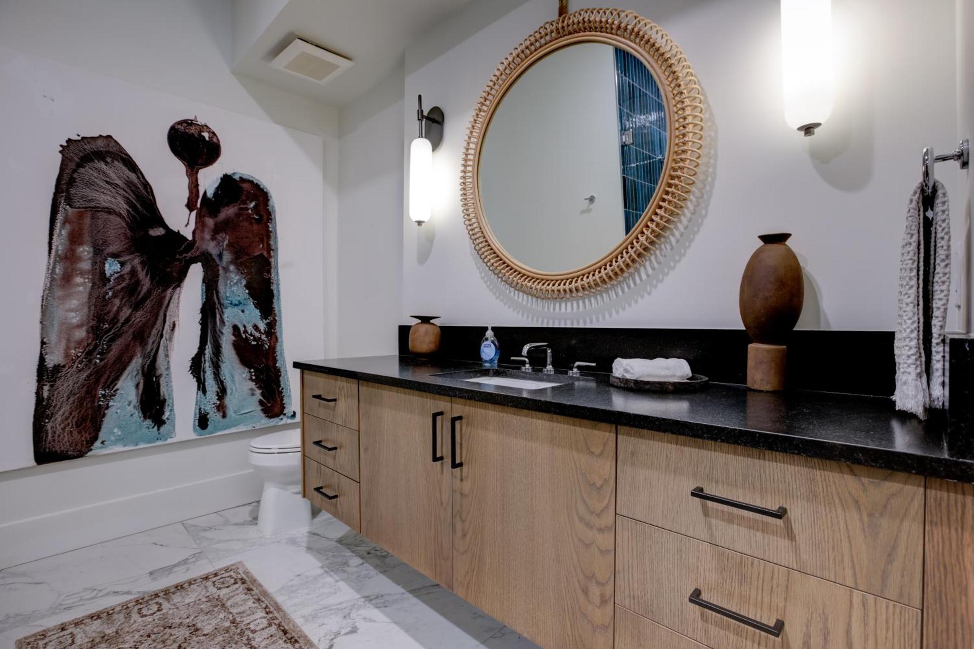 Penthouse Loft W Rooftop, Secure Parking Apartment *