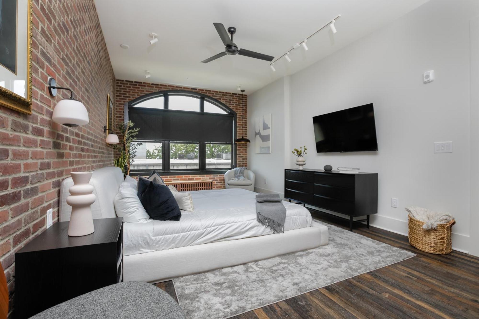 Apartment Penthouse Loft W Rooftop, Secure Parking Atlanta