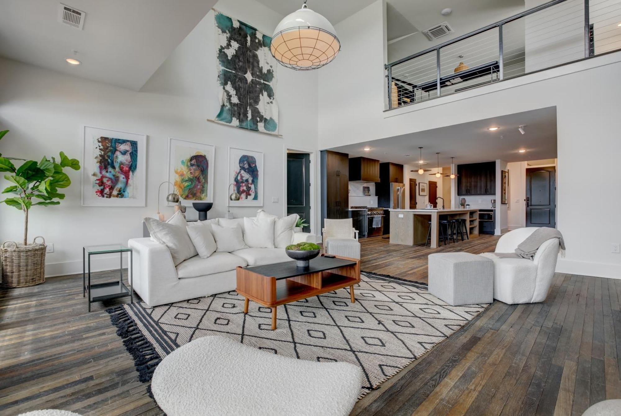 Penthouse Loft W Rooftop, Secure Parking