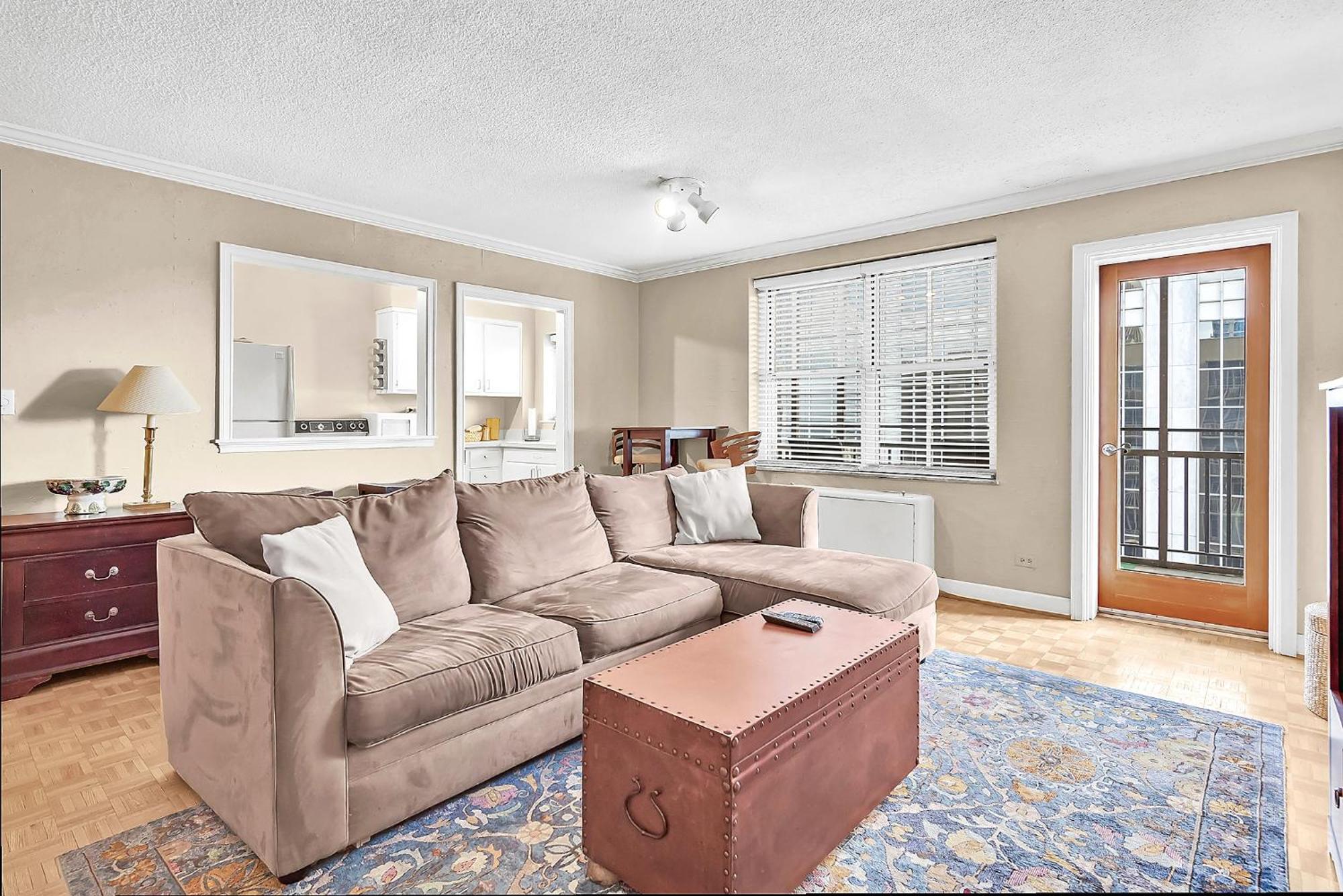 Warm Southern Welcome Cozy Downtown One-bedroom * Atlanta